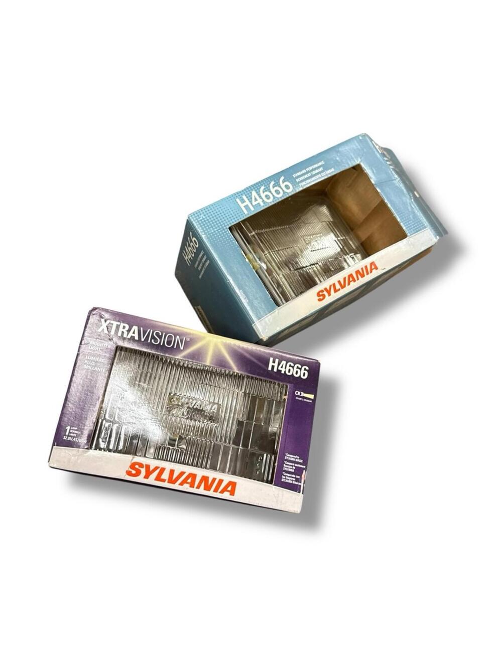 Set of 2 Sylvania H4666 Headlights Lightbulbs